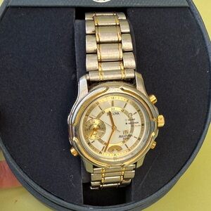 Vintage 90’s Bulova Two-Tone Gold and Silver Watch